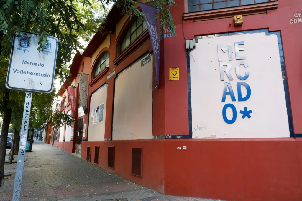 Los mercados municipales de Madrid se consolidan como refugios climáticos para comer sin salir