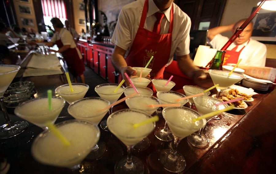 Un bar de Oviedo ofrece chupitos a 50 céntimos si recibes descargas eléctricas